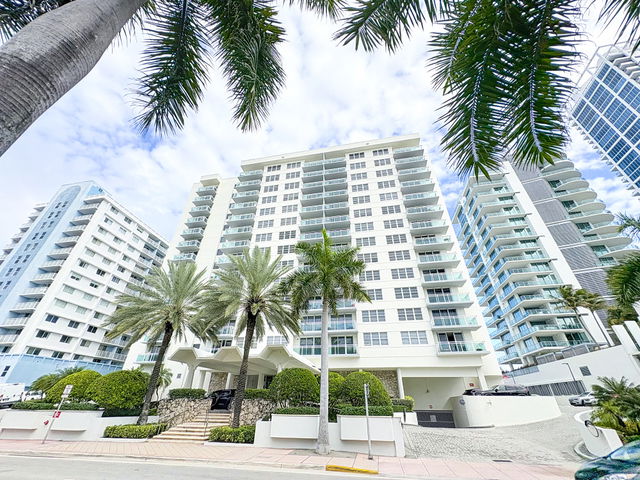 The Collins  photo 3